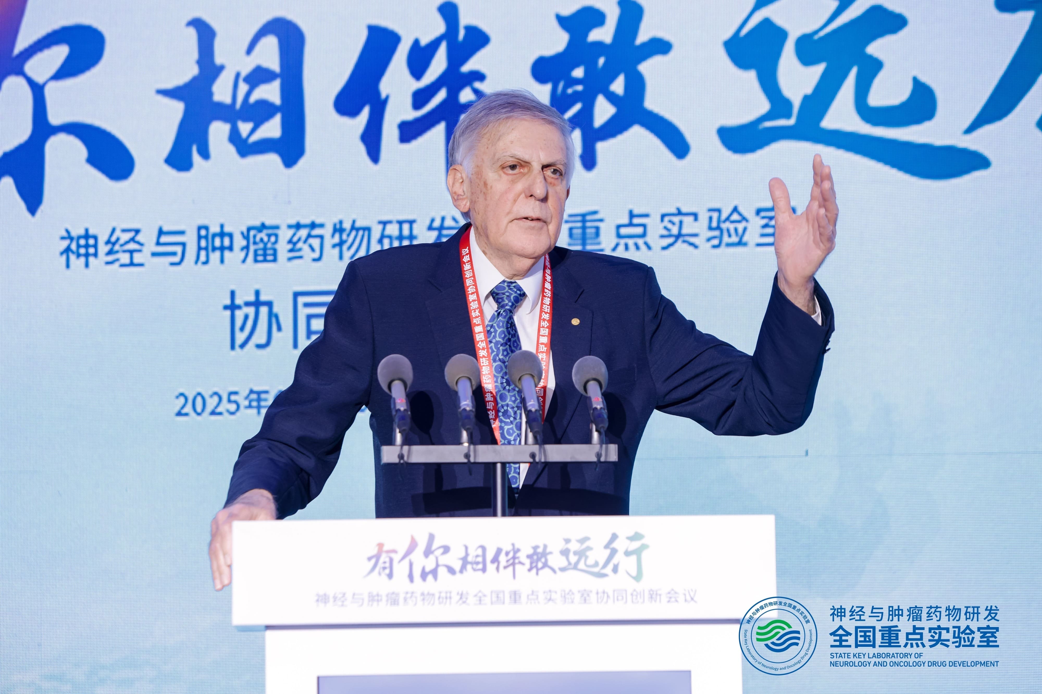 dan (2).jpg dan (2).jpg